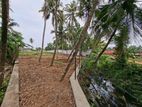 කැලණිය, වරාගොඩ වත්ත ප්රදේශයේ පිහිටි ඉඩමක් විකිණීමට ඇත. (ID: KL13TS)