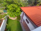 කැස්බෑවෙන් පර්චස් 15 ක සුකෝපබෝගී තෙමහල් නිවසක් විකිනීමට
