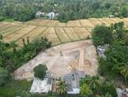 Kahathuduwa අධිවේගී හුවමාරුවට සමීපයෙන්ම බිම්කොටස්