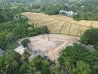 kahathuduwa අධිවේගී පිවිසුමට සමීපයෙන් වෙල්යායකට මුහුණලා බිම්කොටස්