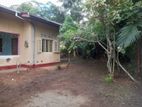 Kahathuduwa Land with House for Sale