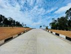 Kalagedihena Sapugasthenna බස් පාරට 100M දුරින් ඉඩමක්
