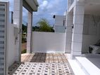 Kandana-Rilawulla: Modern 3-Story Luxury House for Sale!