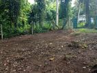 Kandy : 10 perches Land for Sale at Pilawala