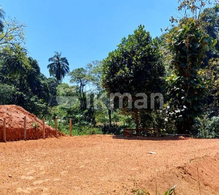 Kandy 15P Highly Residential Land for Sale at Asgiriya. ikman