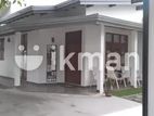 Karadiyana Holiday Home for Short Term Rental Piliyandala