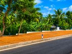 කඩවතට නුවර-කොළඹ බස්පාරට 3යි.නෙවාසික බිම් කොටස් විකිණීමට