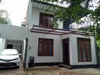 Kelaniya : 4BR (11P) House for Sale at Pattiya Junction