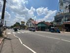 Kesbawa Miriswaththa නගරයට ලගින් වටිනා ඉඩමක් විකිණීමට.