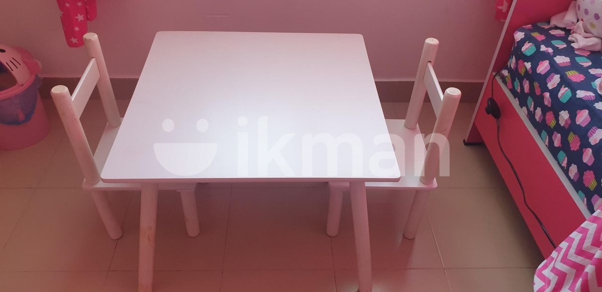 Kids Table with Two Chairs in Dehiwala ikman
