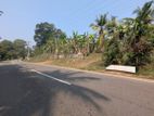 කල්එලිය ප්‍රධාන පාරට මුහුණලා ව්‍යාපාරික ඉඩමක්