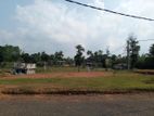 කළුතර හොරණ බස් මාර්ගයට ලගින්ම නෙවාසික ඉඩම් කැබලි කිහිපයක් විකිණිමට