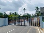කඳාන නගරයට සමීපව සුපිරි බිම්කොටස්