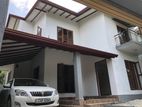 Kottawa 255 Road Mawiththara 4BR House For Rent.