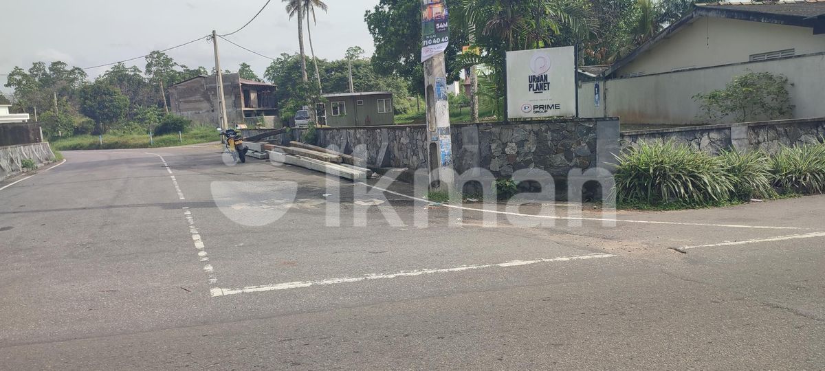Installment Ad Kottawa ,336 Bus Road Facing Commercial Land for Sale | ikman