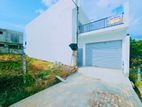 Kottawa, Vidyala Junction Luxury 2-Storey House for Sale