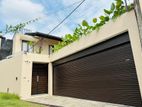 Kotte : Four bedrooms Luxury House for Rent