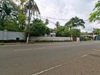 කොට්ටාව මාර්ගයට මුහුණලා ඉතා වටිනා ඉඩමක් විකිණීමට. (ID : KOTT004S)