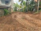 කොට්ටාව නගර සීමාවෙන් පිලියන්දල පාරට 1 km වටිනා ඉඩමක්