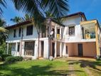 (KR871) Luxury House with Pool for Rent in Nittambuwa
