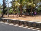කරාපිටිය රෝහල ආසන්නයේ බිම් කොටස් විකිණීමට