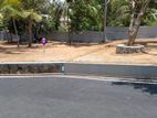 කරාපිටිය රෝහල ආසන්නයේ බිම් කොටස් විකිණීමට