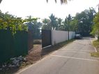 Kudamaduwa, Square Shaped Bare Land With A Parapet Wall - Rent (MG1278)