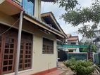 කුරුණෑගල නගරයේ හොඳම ලොකේෂන් එකකින් ඔබටත් වටිනා දෙමහල් නිවසක් විකිණීමට