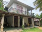 කුරුණෑගල වාරියපොළ නගරයට ආසන්නයෙන් අගනා දෙමහල් නිවසක් විකිණීමට