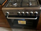Four Burner Gas Stove with Inbuilt Oven
