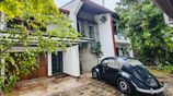 Lakefront 7BR Luxury House in Maharagama