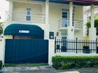 Lakefront House For Sale in Athurugiriya, Millennium City - EH210