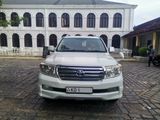 Land Cruiser V8 for Rent