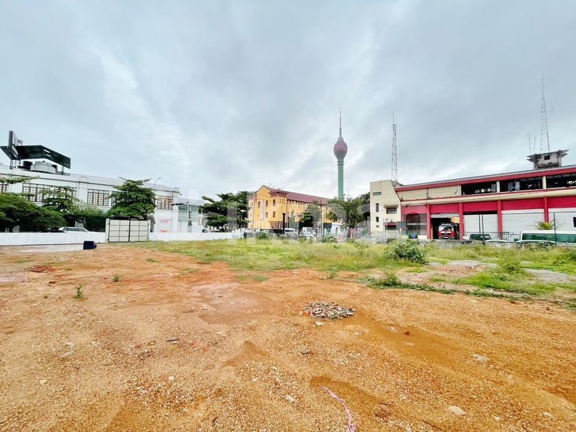 Land Facing Darley Road in Colombo 10 [LS55] ikman