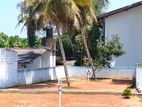 Land for Sale in Battaramulla Pelawatta Lake Road quiet neighborhood