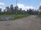 Land for sale in Close to Yakkala Radawana
