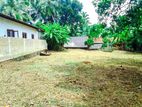 Land for Sale in Kadawatha Town Y4