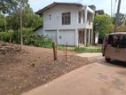 Land in ජා- ඇල ඒකල, අරලිය උයන අයිස් ක්රීම් වැඩපල ඉදිරිපිට