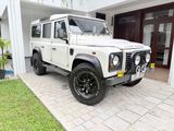 Land Rover Defender 110 Station Wagon 2011