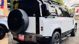 Land Rover Defender P300 Dynamic 2025