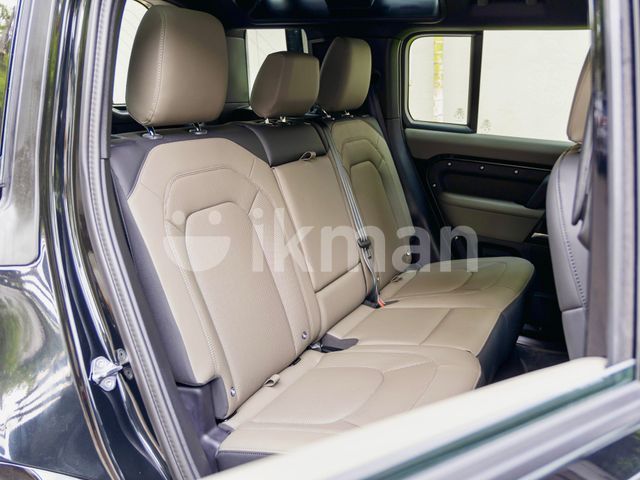 Land Rover Defender 2025 photo 4