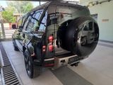 Land Rover Defender P400e 2025