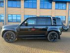 Land Rover Defender P400e 2025