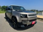 Land Rover Defender Pure petrol sunroof 2023