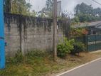 Land with a house for sale in Galagedara