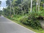 Land with a house for sale in Galagedara