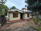 Land with House For Sale in Athurugiriya