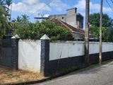 Land (with house) for sale in Mount Lavinia