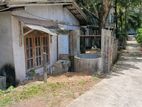 Land with Old House for Sale in Hokandara