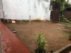 Land with Old House for Sale in Kotte 10 Perches